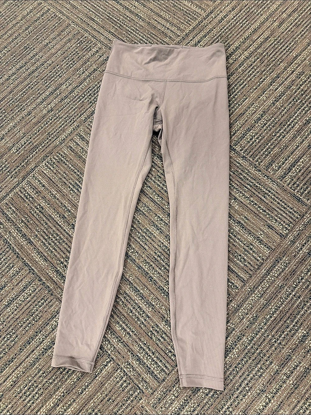 lululemon Women's Leggings Size 8 in Taupe